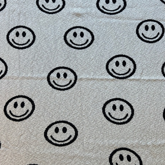 smiley face blanket - Picture 1 of 3